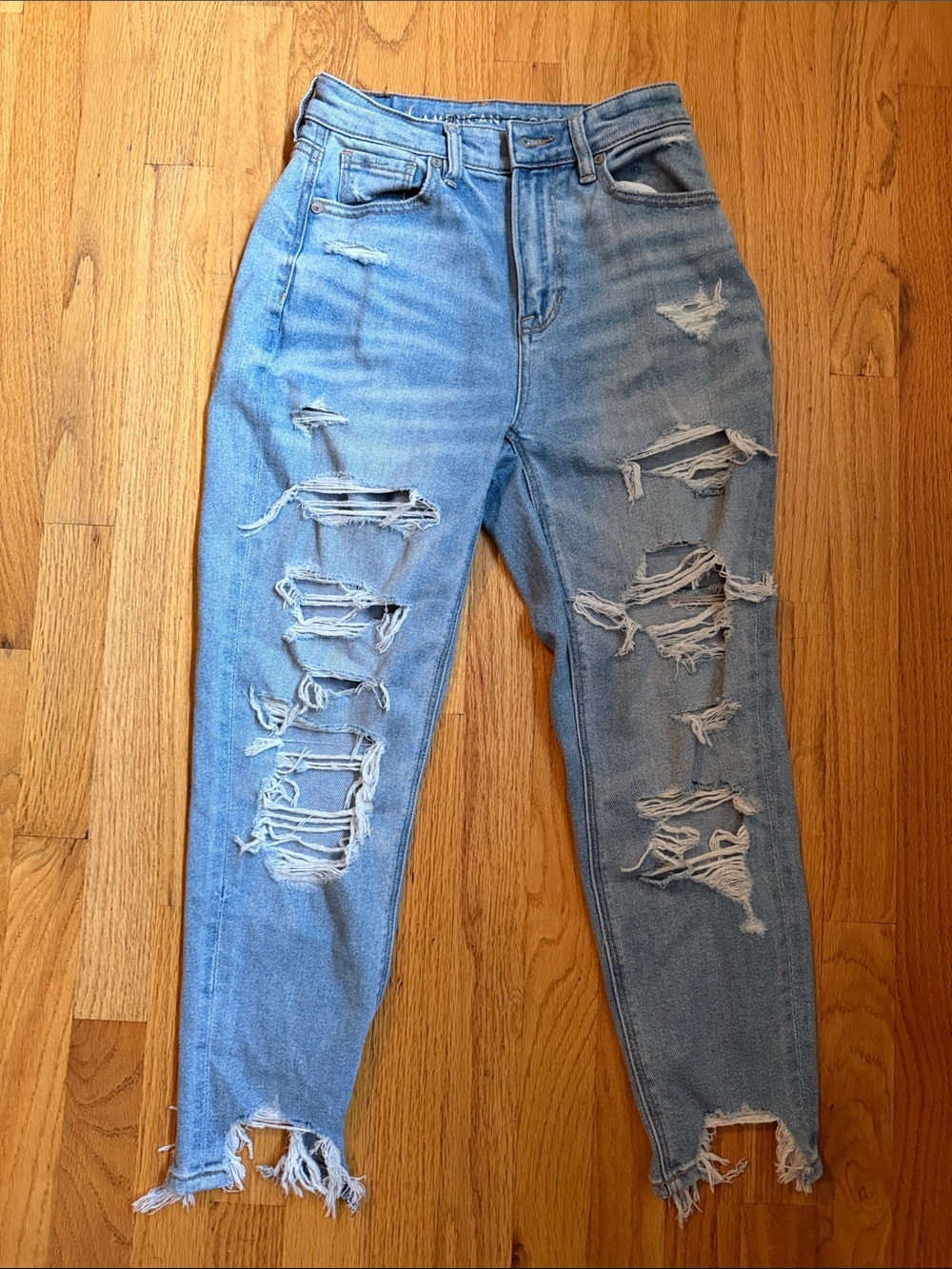 American Eagle Outfitters Light Blue Distressed High-Rise Jeans